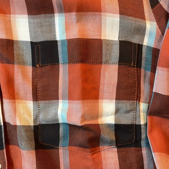 NWT! Loft brand, Plaid, Large Petite, Long Sleeve, Button shirt - Picture 4 of 6